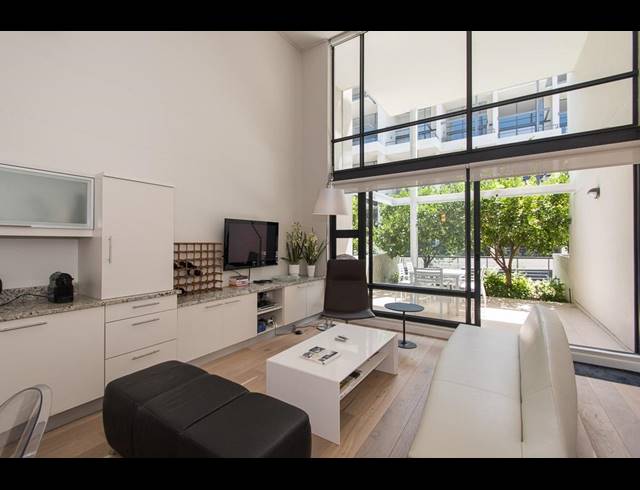 2 BEDROOM DUPLEX TO LET IN GARDENS